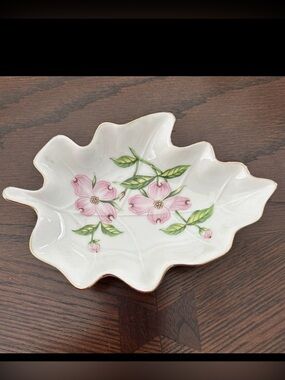 Vintage Lefton Leaf Shaped Trinket/ Ring Dish White/Pink Flowers Gold
Edge 6x4"